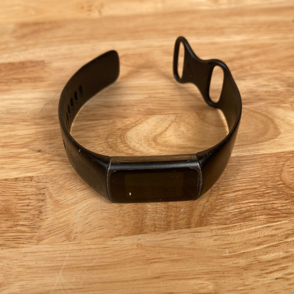 Fitbit FB421 GPS LCD Heart Rate Monitor Fitness Health