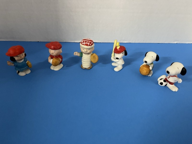 Classic Bisque/Porcelain Peanuts Sports Figures