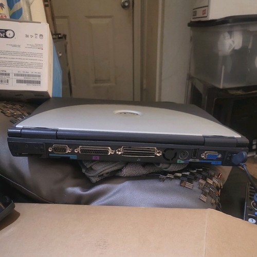 Dell Inspiron 4150 14.1” Pentium 4M 1.6GHz 30GB Windows XP  Ref. 3 Box 4 - Picture 17 of 18