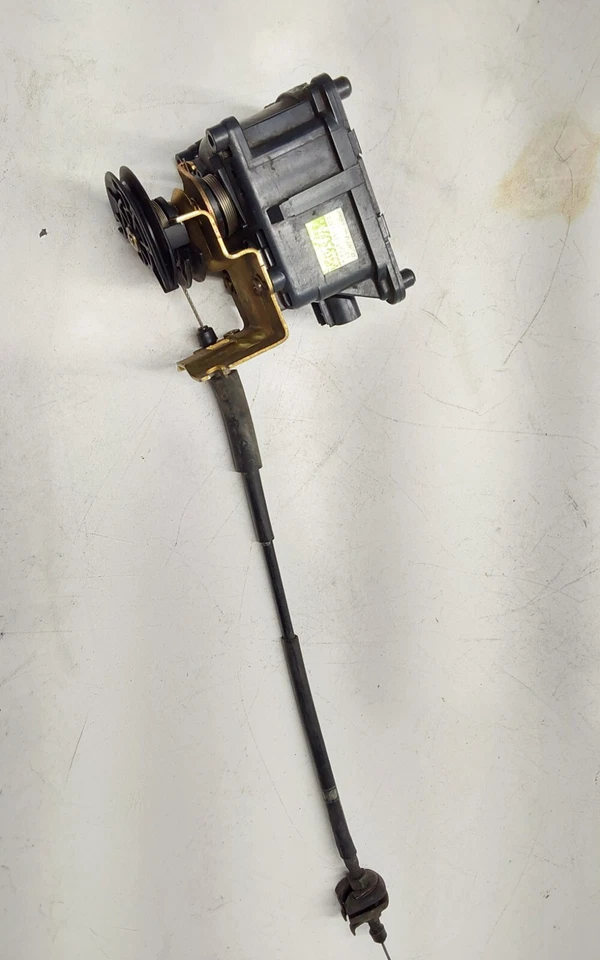 2000 Toyota Sienna cruise control module connector OEM - Image 2 of 4