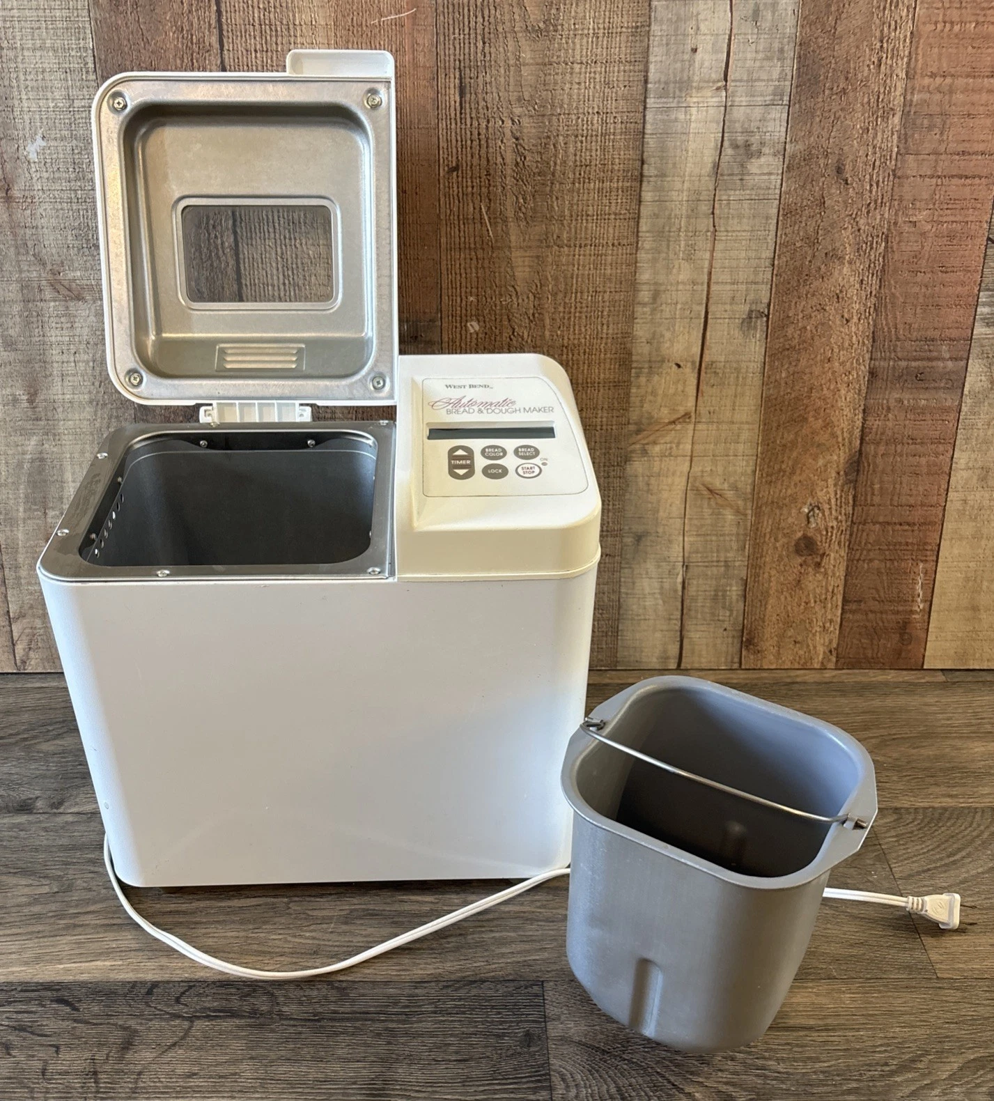 West Bend Automatic Bread & Dough Maker 41040X 8/26/94 Made In USA
Opens in a new window or tab