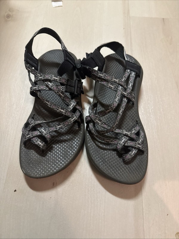 Chaco Women's Sandals Toe Ring Multicolor Purple Straps Size 8 GUC