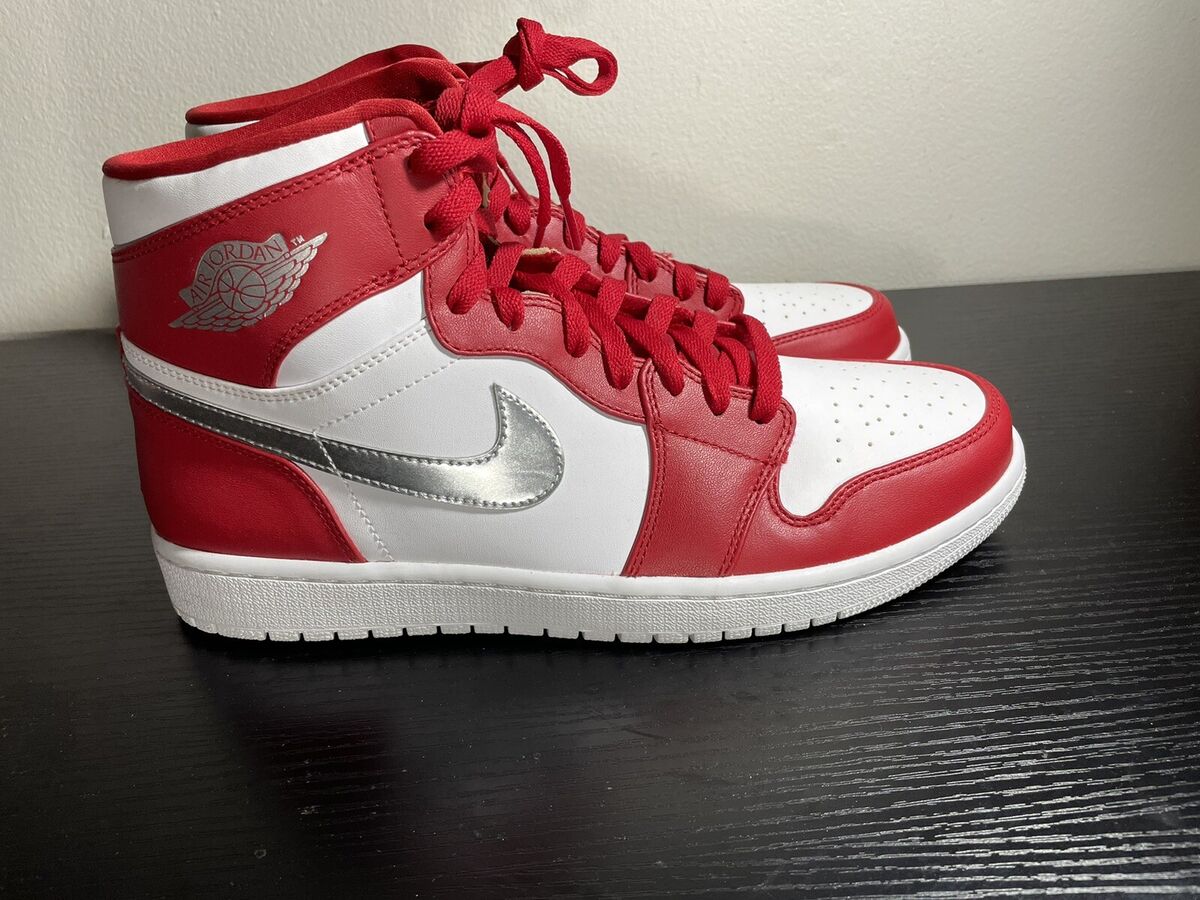 Size 11 - Nike Air Jordan 1 Retro High Size 11 - Nike Air Jordan 1 Retro High