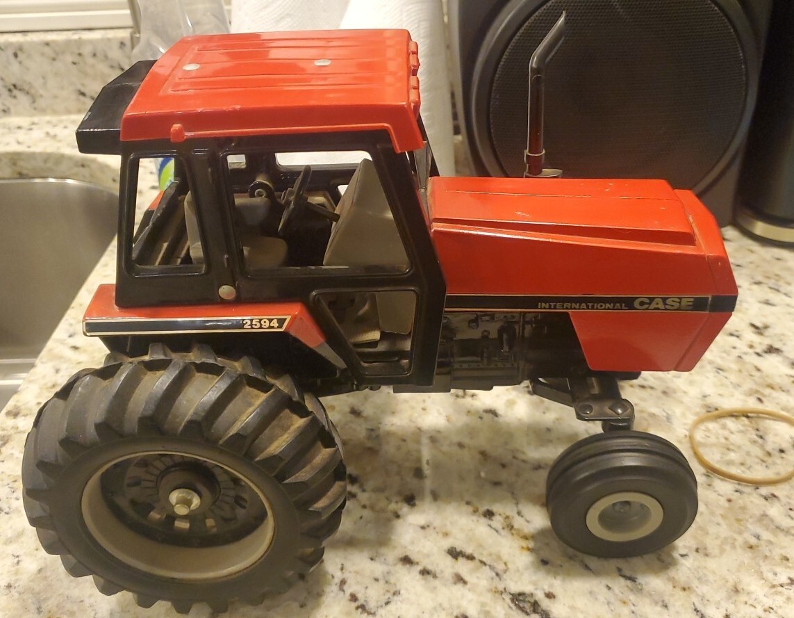 ERTL 1/16 Scale Case International 2594 J.I. Case Collectors Series