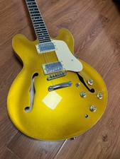 Chitarra elettrica corpo semi cavo 335 finitura oro brillante foro F