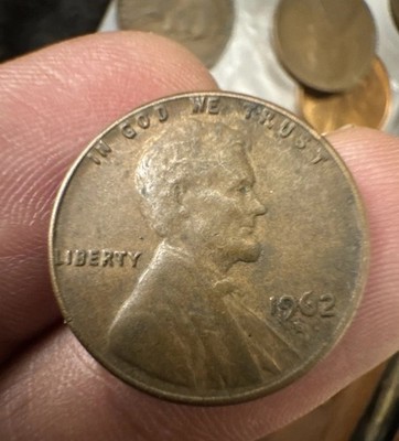 1962 D Lincoln Penny with Error on Top Rim L in Liberty, IN GOD WE TRUST .