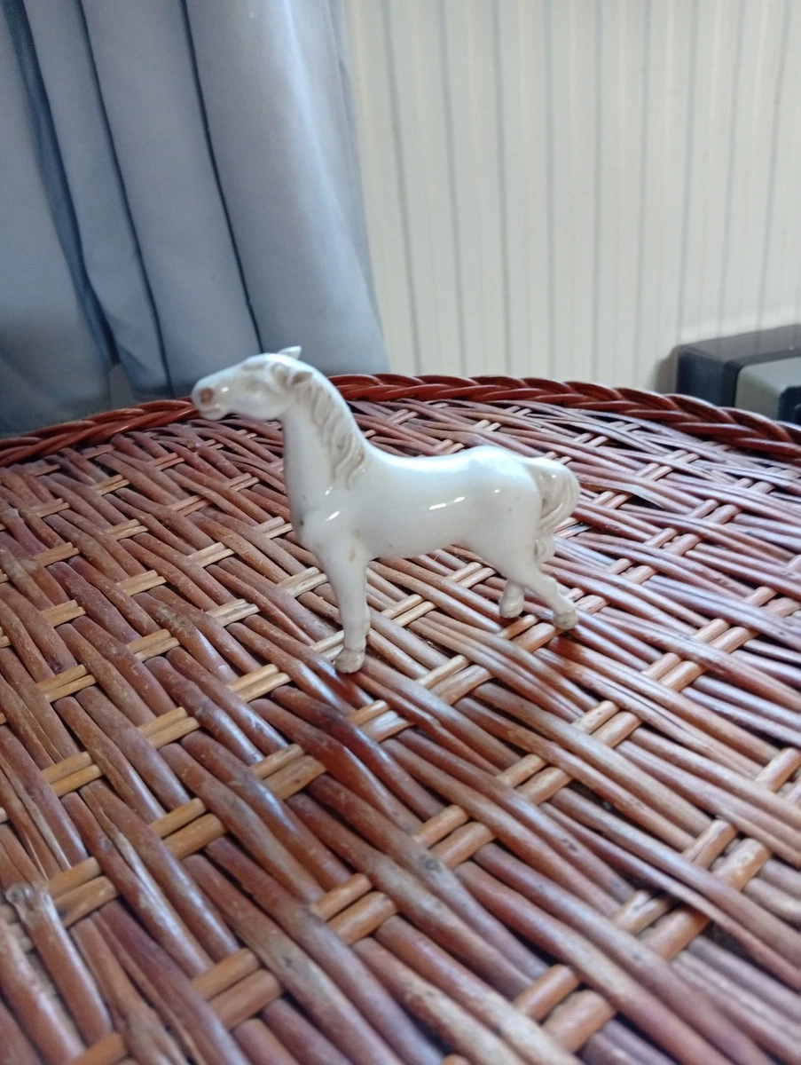 Grand CHEVAL En porcelaine émaillée. BESWICK. ANGLETERRE. XXE Siècle