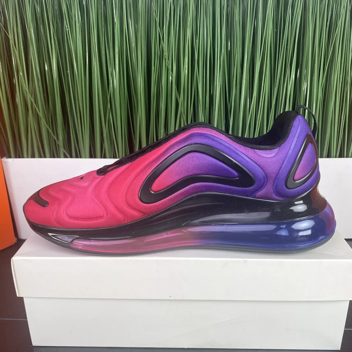 Nike Air Max 720 Sunset Hyper Grape Purple Pink Black AR9293-500 Size 6-10 |