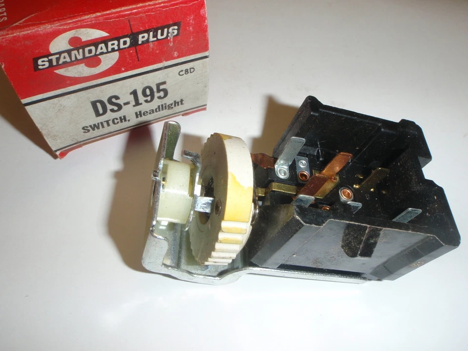 NUEVO HECHO EN EE. UU. Interruptor de faros 1977-1979 Mercury Cougar Lincoln Versailles Foto 2 de 4