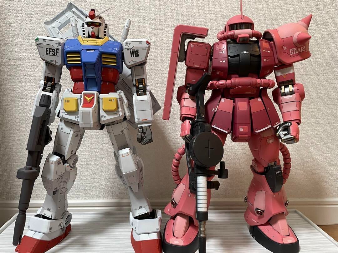 GUNDAM RX-78-2 Char's Zaku II 1:48 Mega Size BANDAI Model GUNDAM RX-78-2 Char's Zaku II 1:48 Mega Size BANDAI Model