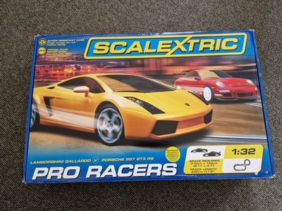 Scalextric 1:32 PRO RACERS Rennset  Lamborghini Gallardo vs. Porsche 998 GT3 RS
