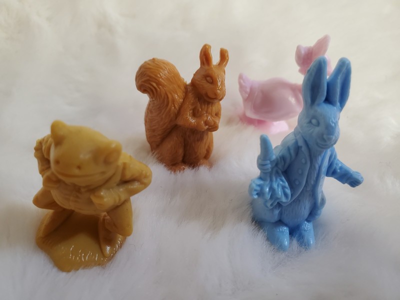 Vintage Beatrix Potter board game figures - Peter  Rabbit - 1.5"
