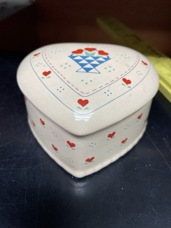 A Vintage “ Hartstone Provincial Posy Heart Shaped Trinket Box With Cover “.