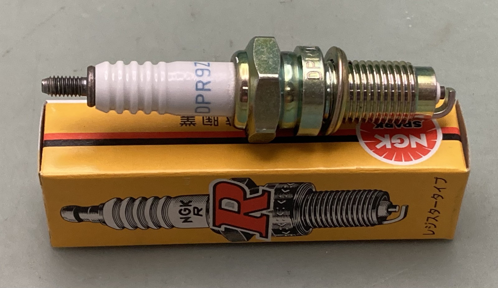 Qty 2 New Genuine NGK 4830 Spark Plug DPR9Z