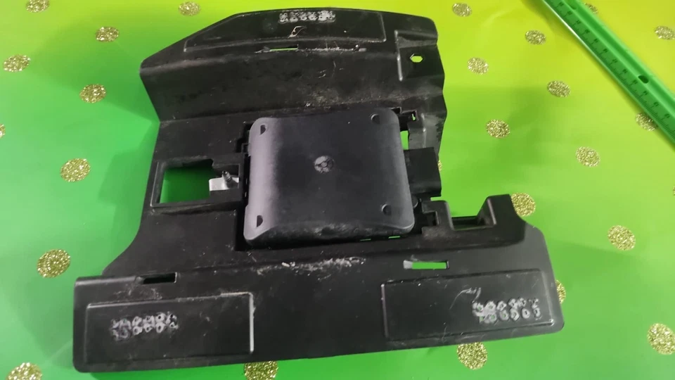 24 25 MÓDULO PUNTO CIEGO TRASERO LADO IZQUIERDO CHEVROLET TRAX ENVISTA 42771696 Foto 2 de 4