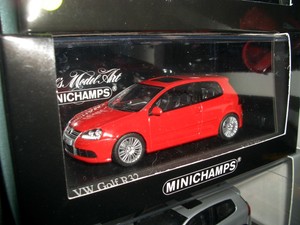 r32 diecast