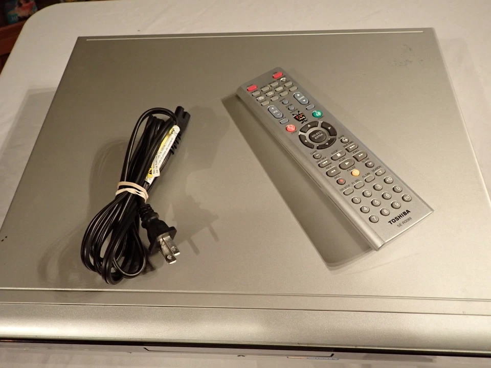 Toshiba TiVo HDD Gravador/DVD Player SD-H400 com controle remoto funciona bem - DVD não - Imagem 3 de 4