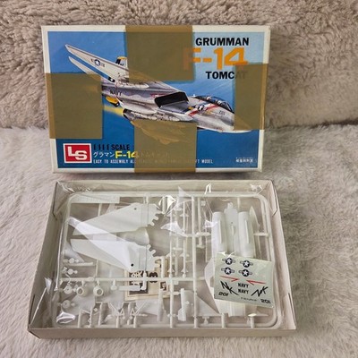 LS Grumman F14 Tomcat Jet Series 1:144 Scale Plastic Model Kit Made in Japan