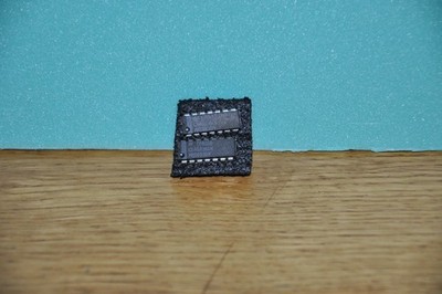 CD 4093 BCN 2 x NAND Gatter 2 Fach DIP14    2 Stück