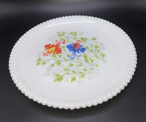 Vintage Westmoreland Milk Glass Beaded Edge Flower Floral 7.25" Plate 87D-1163C
