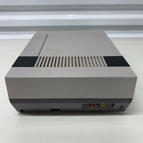 Original Nintendo Console w/ Cables + 2 Controllers + 1 Game - TESTED
