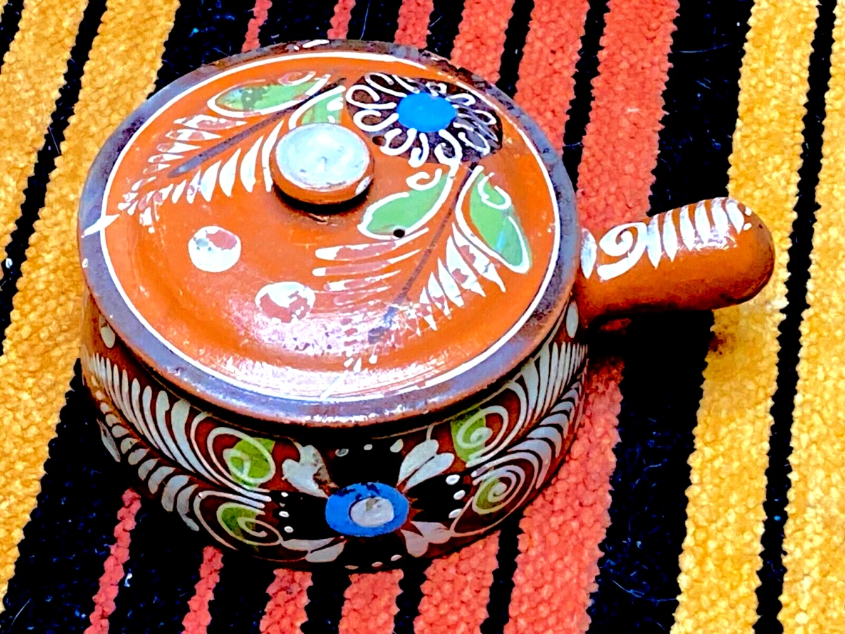 VINTAGE MEXICAN TLAQUEPAQUE POTTERY LIDDED BEAN POT WITH HANDLE REDWARE