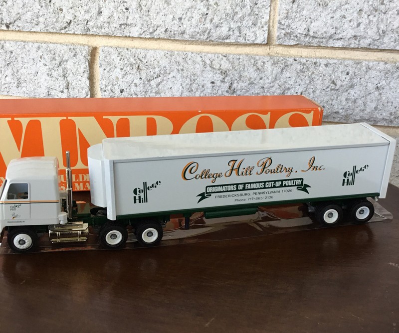 College Hill Poultry, Inc Winross Truck, Originator Of Cut-Up Poultry, New, 1:64