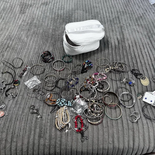 Lot of Costume Jewelry 60+ Pieces Braclets Necklaces Rings Earrings 3 LBS