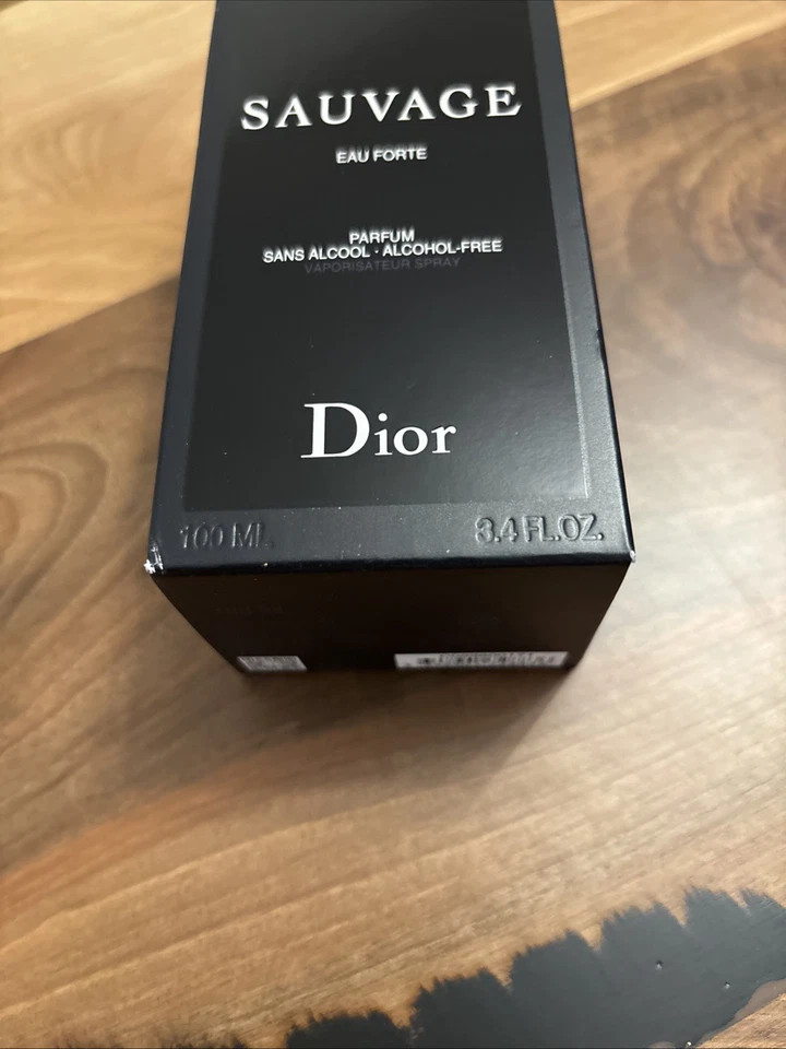 Dior Sauvage Eau Forte 3,4 унц на водной основе, без спирта, свежая - открытая коробка - Изображение 2 из 4