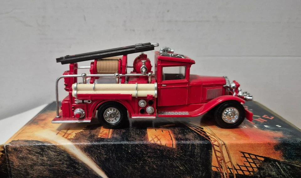 YFE 06 1932 Ford AA Fire Engine Models of Yesteryear Matchbox in OVP - Bild 4 von 4
