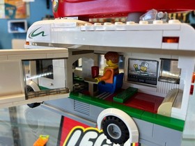 60057 City Camper Van *MISSING 1 FIG* - Used