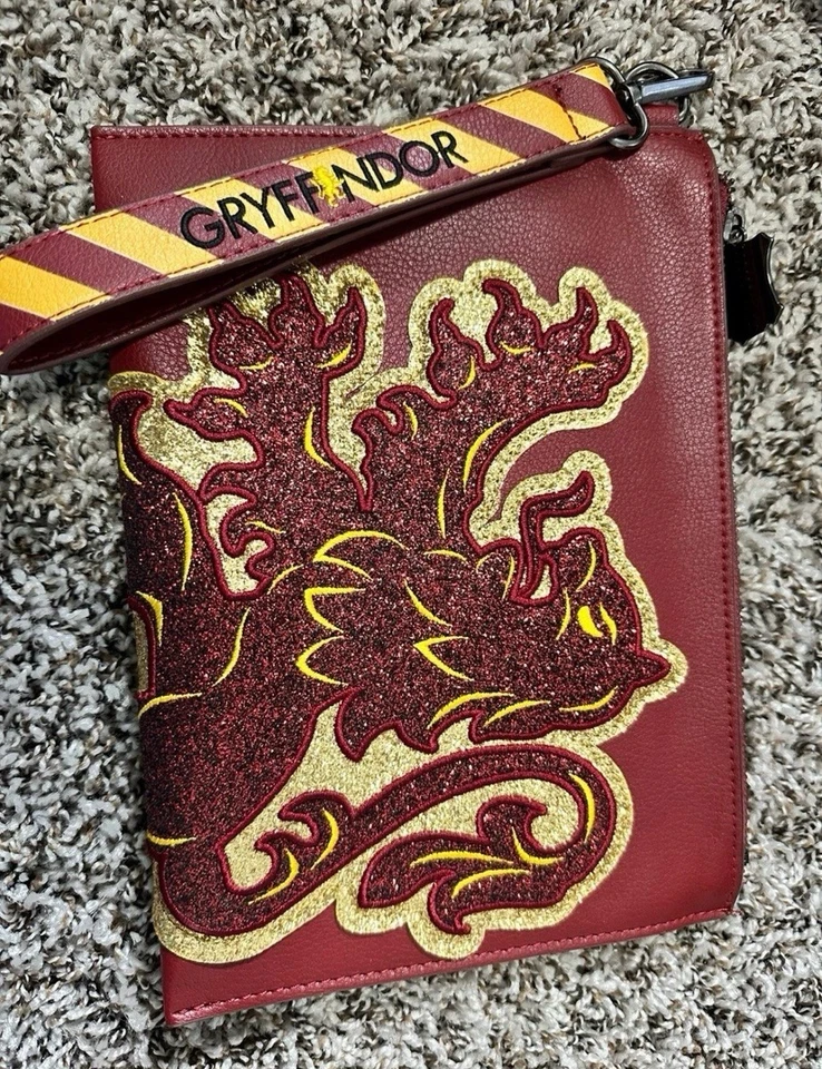 UNIVERSAL STUDIOS Danielle Nicole Harry Potter Gryffindor Bolso Muñequera Grande Foto 3 de 3