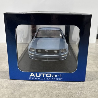 AUTOart 1:18 2005 Ford Mustang GT Windveil Blue #73014 Limited