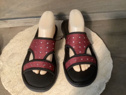 DAMEN-SANDALEN MIT SCHMUCKNIETEN GEPOLSTERT BEQUEM GRÖSSE 11 GLÄNZEND GERIPPT BURGUNDERROT