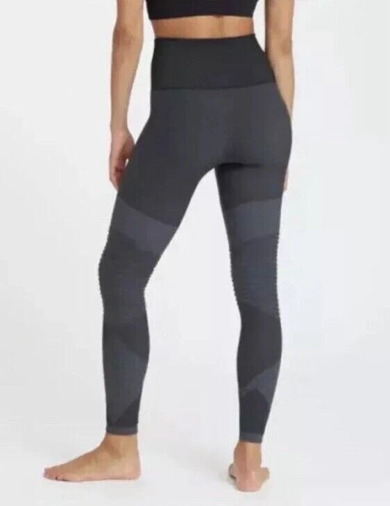 SPANX Look at Me Now 无痕摩托打底裤黑色 M 码 — 第 2/4 张图片