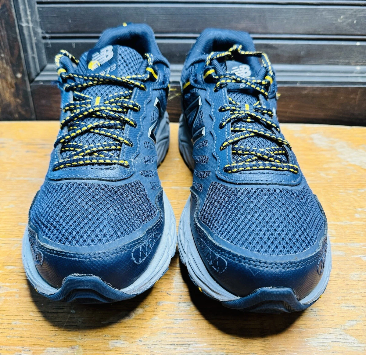 navy blue and gray new balance