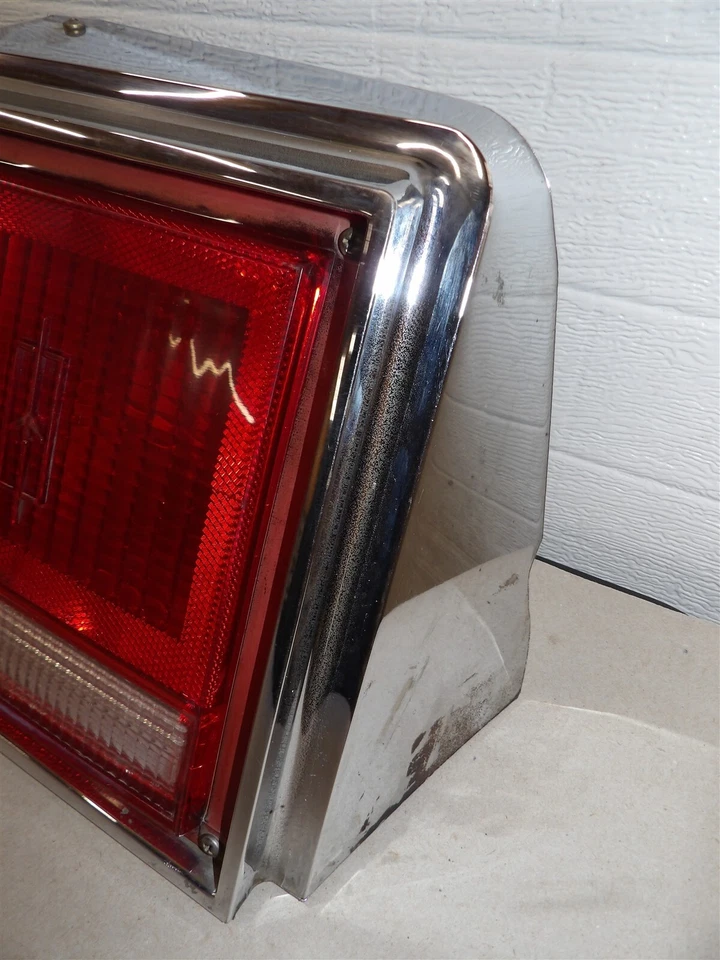 LÁMPARA LUZ TRASERA LADO CONDUCTOR LH Oldsmobile Cutlass 1978 Fastback Foto 3 de 4