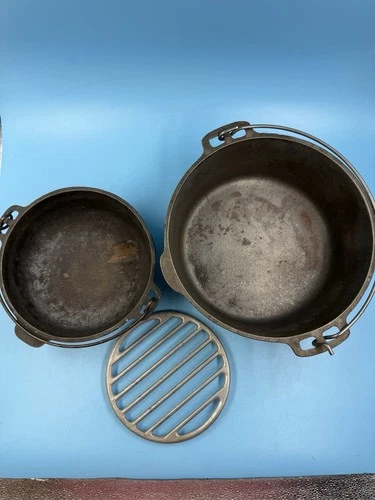 Lot Of 2 VTG Wagner’s Ware 1891 5 & 2 Qt Cast Iron Dutch Oven No Lid USA