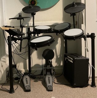 Alesis Nitro Max 7 Piece Electronic Drum Kit Bluetooth USB Out Pedals Sticks
