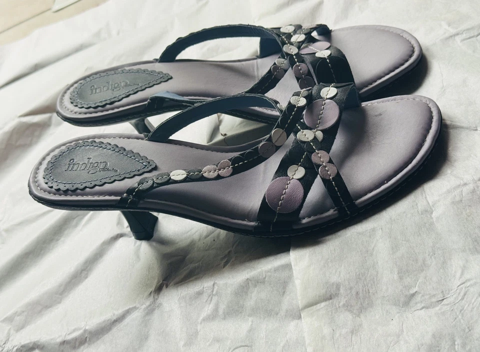 Sandalias Clark's Indigo Lavanda y Negro Tacón Gatito Cuero Tirantes Talla 9 Foto 2 de 4