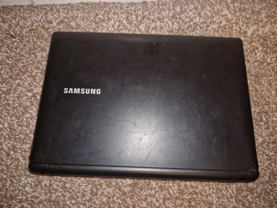 Samsung N-145 Plus Compact Laptop 10.1" Screen Windows 7 - Image 4 of 4