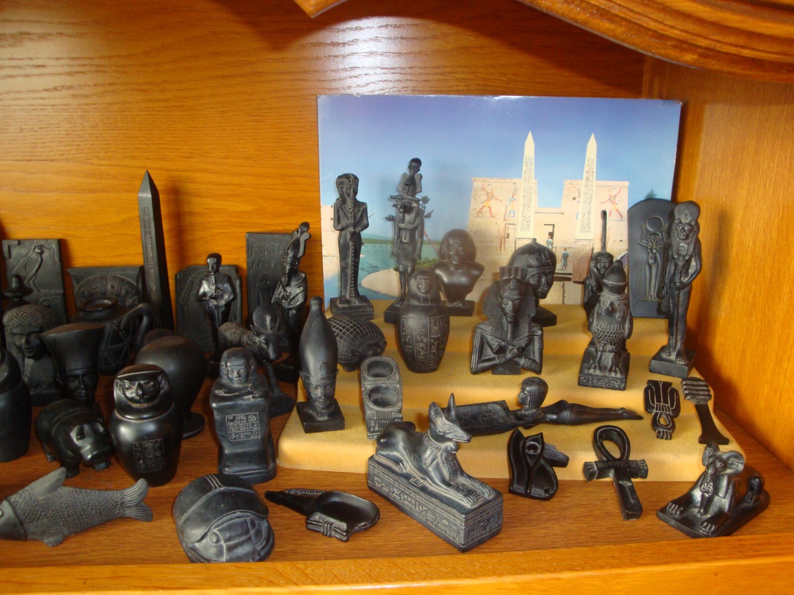 Statuettes d'Égypte noires et or objet déco mythologie égyptienne