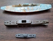 VINTAGE PLASTIC TOYSMITH DIVING SUB-MINI NAUTILUS SUB-THOMAS AIRCRAFT CARRIER