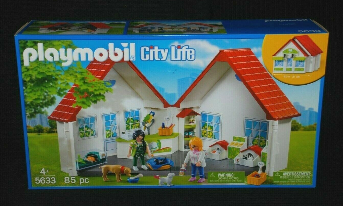 Playmobil 5633 City Life Pet Shop Playset inc 85 Pieces BNIB