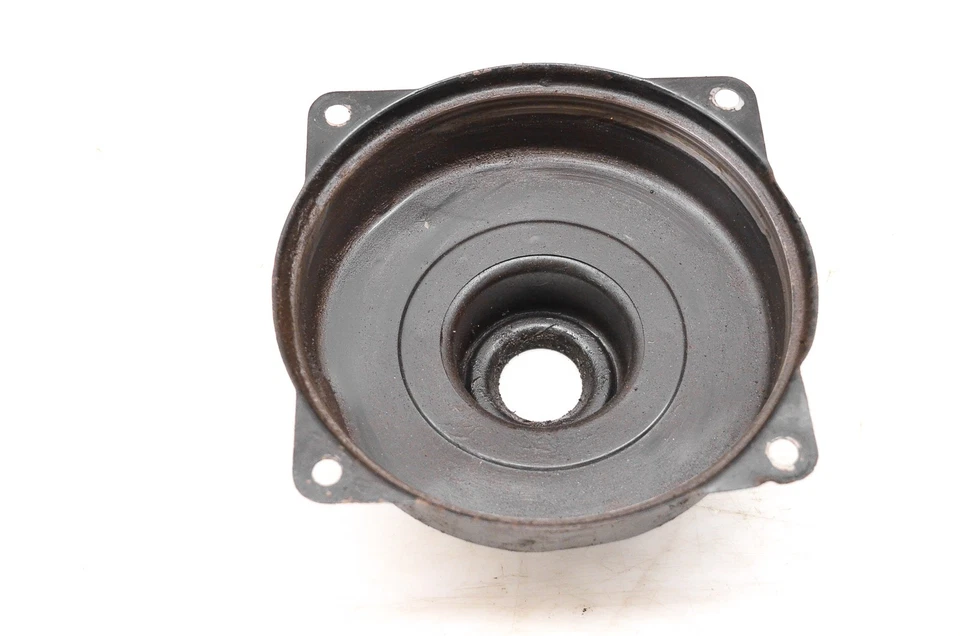 84 Kawasaki KLT110 carcaça da tampa do tambor do freio traseiro - Imagem 2 de 3