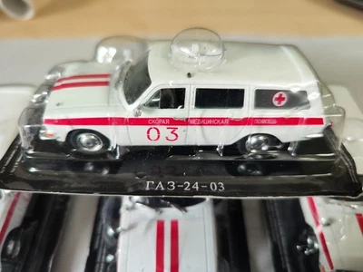 DIAGOSTINI 4 x DeAgostini russische Ausfuhrung Weiss/Rot 1:43 Sammlerposten