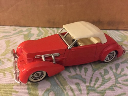 Vintage Matchbox Die Cast Car England 1937 Cord 812 Convertible Phaeton Sedan - Picture 3 of 4