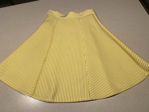 Skirt Yellow White Stripe Thick Neoprene Feeling Dani’s Choice Size Large - Picture 8 of 9