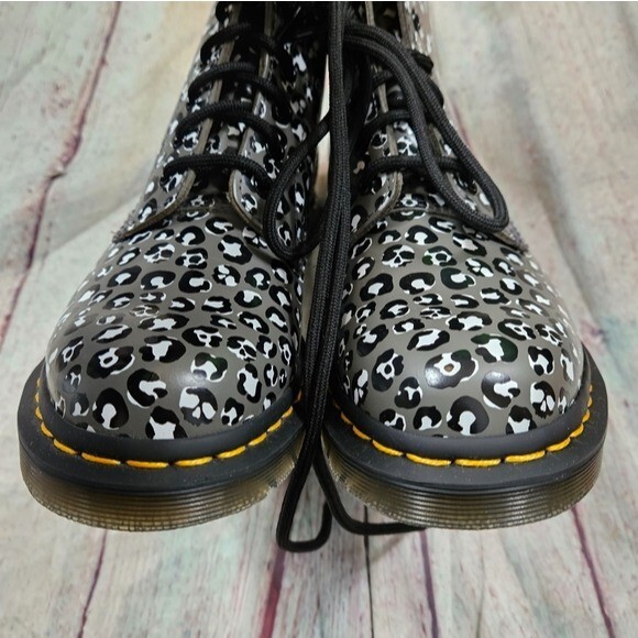 Dr Martens | 1460 Smooth Leather Loud Leopard Gray Boots NEW
