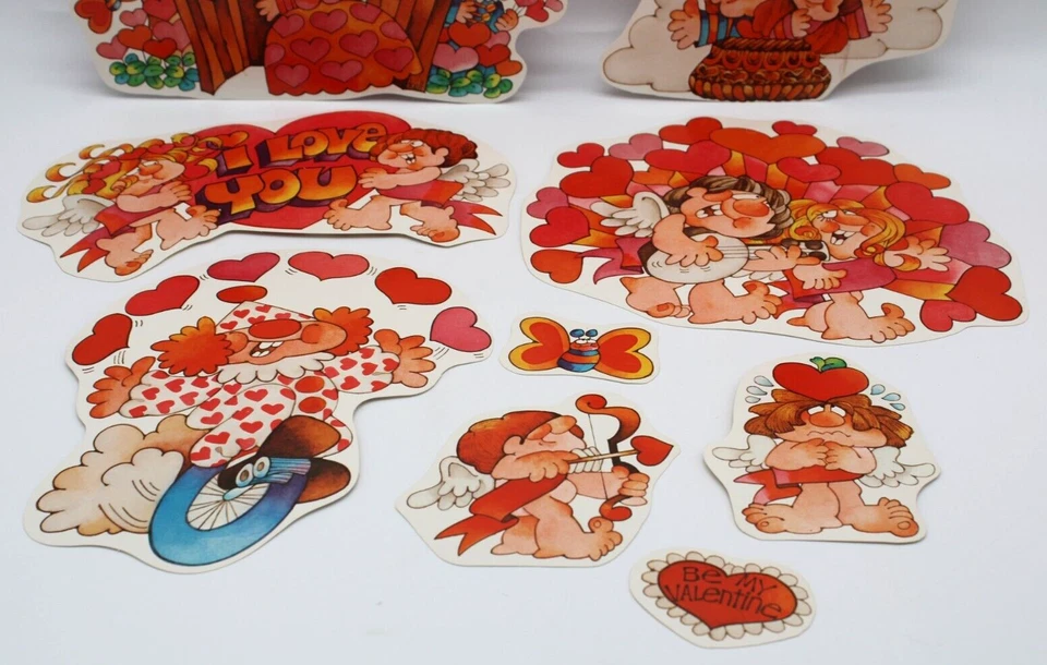 Juego de 9 piezas recortes troquelados San Valentín actual 1981 decoración vintage amor Cupido Foto 4 de 4